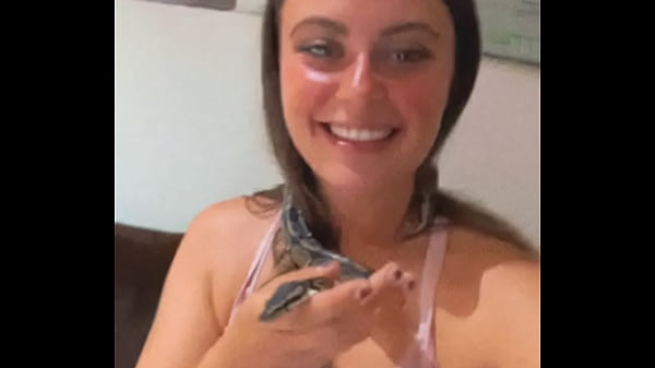 Nonton Vient Me Rejoindre J&rsquo;ai Des Vid&eacute;os Masturbarion Gratuite Quand T&rsquo;es Abboner... thumbnail