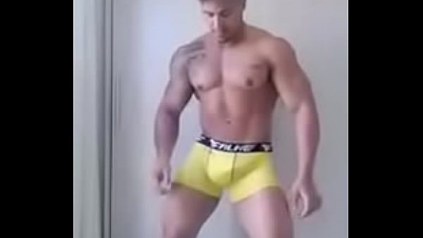 Gatinho gostoso no funk 