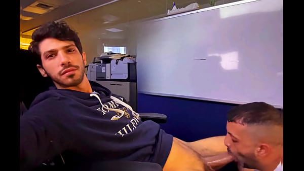 Play MP4 - My buddy milks my big dick