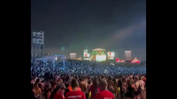 Nonton Acabei De Chegar ?tem Algu&eacute;m Por Aqui ? thumbnail