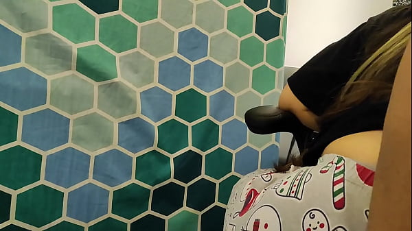 Play MP4 - Esta chica me dijo que me tiene mi regalo de navidad debajo de su pajama navide&ntilde;a