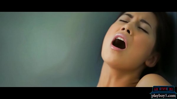 Nonton Big Natural Tits Czech Babe Masturbates While In A Bath thumbnail