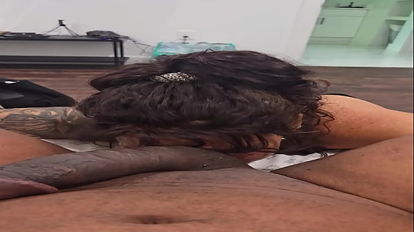 Hollee huntress dines on majic 