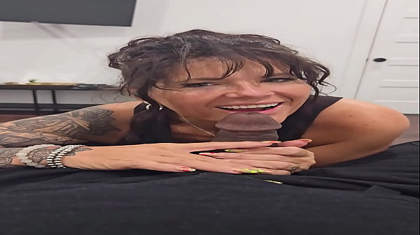 Nonton Hollee Huntress Dines On Majic thumbnail