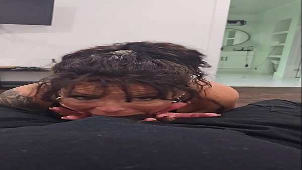 Hollee huntress dines on majic 