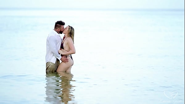 Play MP4 - AMAZING wet PUBLIC sex by the beach with Logan&excl;