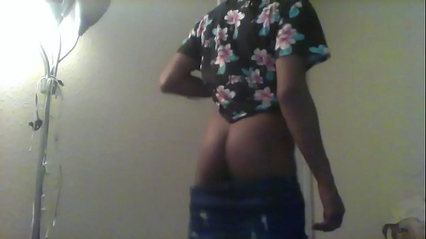 Play MP4 - TS CeeCee Just Shake THat Azxz Bitch