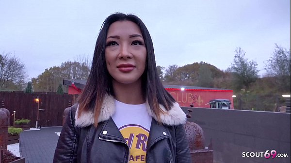 German scout versaute halb asiatin bei spontan casting gevoegelt