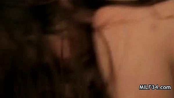 Nonton Juicy Pussy On Horny Milf thumbnail