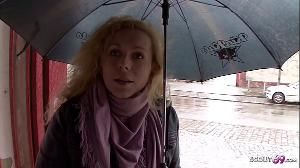 Deutsche Hausfrau bei echten_Strassen Casting in Berlin für_Geld AO_gefickt_German_MILF