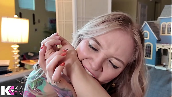 Vampire biting & draining glamored & helpless sydney 