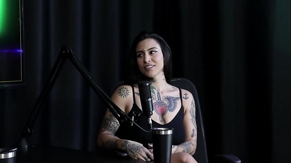 Foi fazer anal com um pau de 23cm e seu cu engoliu um plug al&eacute;m de usar bom ar em um cliente lexi mallet sheer red