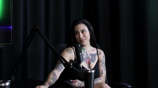 Foi fazer anal com umpau de_23cm e seu cu engoliu umplug além de usar bom_ar em umclienteLexi Mallet SHEER RED