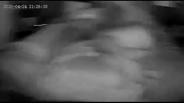 Play MP4 - Massagista safada n&atilde;o sai do celular procurando p&ecirc;nis gigante