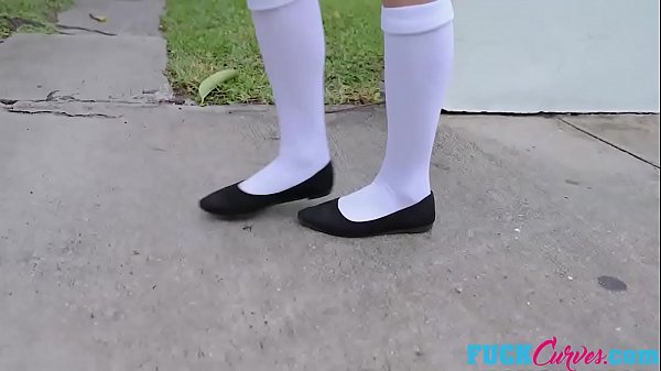 Play MP4 - Sofie Reyez In Take Home Sex Test