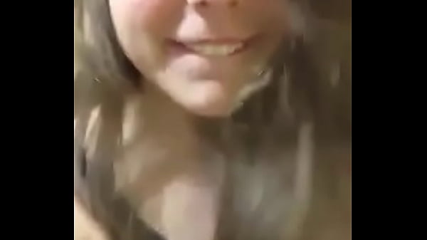 Play MP4 - Japinha com tes&atilde;o&comma; mostrando a bunda&excl;