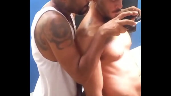 Surubada Gostosa Na Lapa Meus Amigos - Bastidores thumbnail