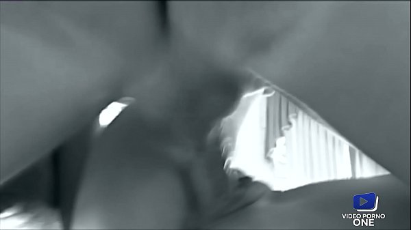 Cette bourgeoisesexy est une amoureuse_de la bite