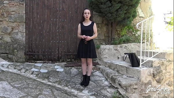 Play MP4 - Amandine a tr&egrave;s envie de go&ucirc;ter aux femmes