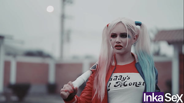 Superman introduce el bate de harley quinn por el ano para salvar el mundo