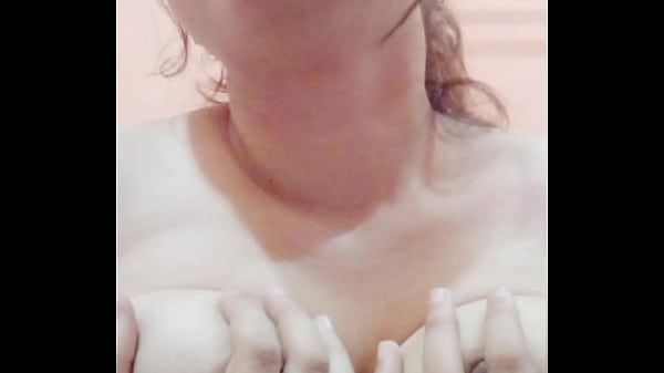 Aurora estelar madura milf hot wife mexicana muestra sus enormes tetas por huntr666 