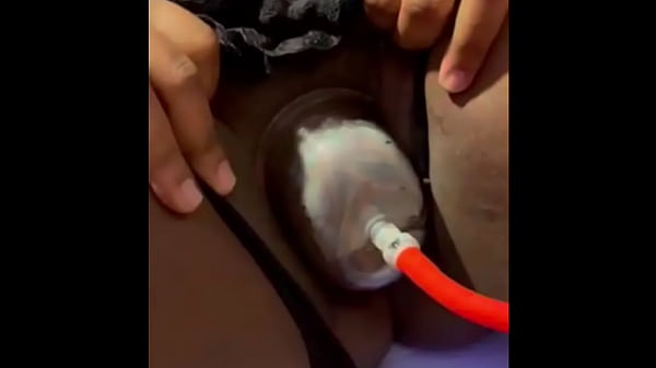 Pussy Pump Squirting_Orgasm Labia Spread Wide