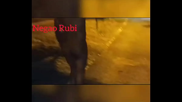 Uma caminhada pela pra&ccedil;a um dia normal rs 