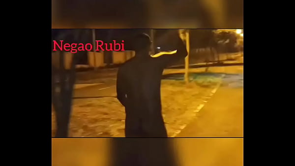 Uma caminhada pela pra&ccedil;a um dia normal rs