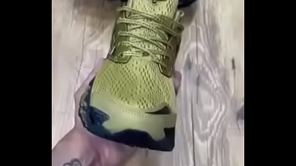 Com esse t&ecirc;nis voc&ecirc; fode com tudo para mais informa&ccedil;&otilde;es me chame no chat temos outros diversos modelos e todos com garantia 