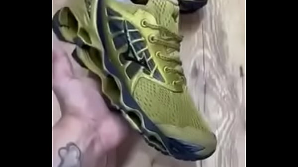 Com esse t&ecirc;nis voc&ecirc; fode com tudo para mais informa&ccedil;&otilde;es me chame no chat temos outros diversos modelos e todos com garantia 