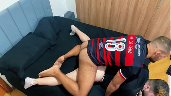 Play MP4 - DEPOIS DA PARTIDA DE FUTEBOL&comma; ELES FORAM PARA O QUARTO FUDER&period; - FULL RED