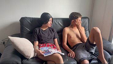 Hermanastra traviesa pide ayuda con sus deberes estudiantiles y a cambio de mi ayuda pido SEXO DURO