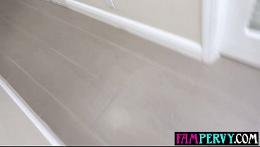 Nonton Sweaty Blondie Washing Her Pussy And Fucking Stepbros Big Dick thumbnail