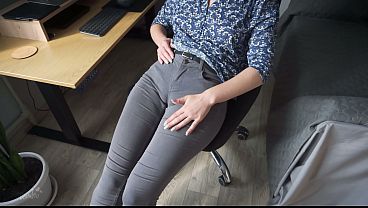 Play MP4 - Naughty Colleague Seduces You With Camel Toe In Tight Jeans