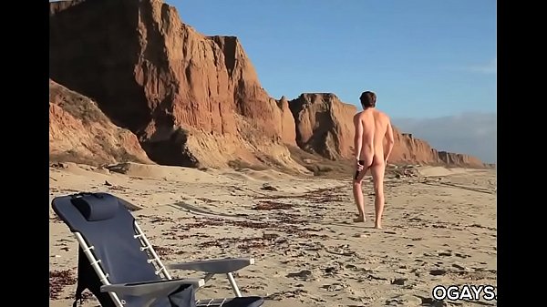 Play MP4 - Lance Alexander on the beach
