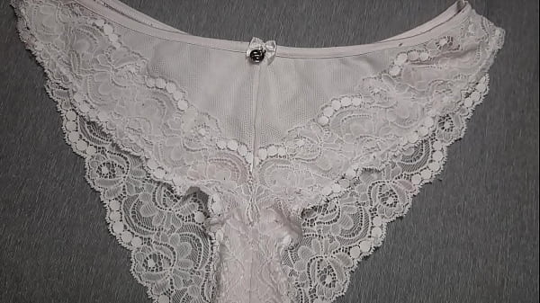 Me_masturbé y me vine en los calzones cacheteros de encaje_de mi amiga