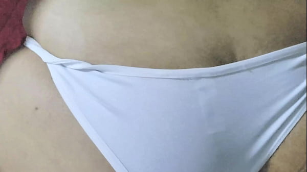 Her ask me for others big&acute;s butt plug but her ass is so tight