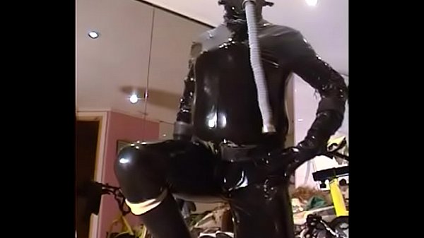 Roxina2003HSheInFullRubber260203XL.MPG 