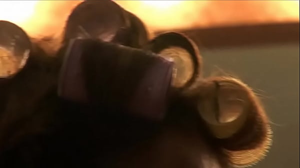 Hot babe showing off_her top_body