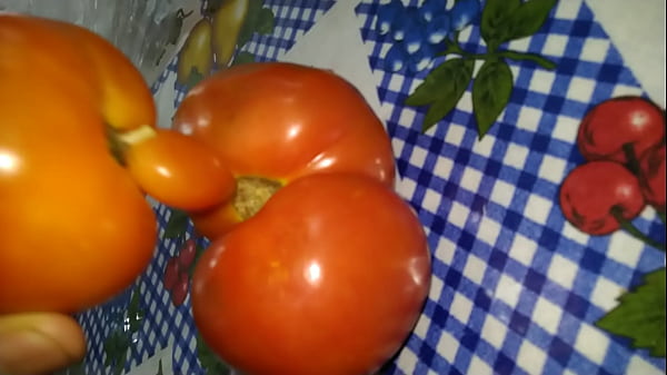 Dois tomates transando e gozando 