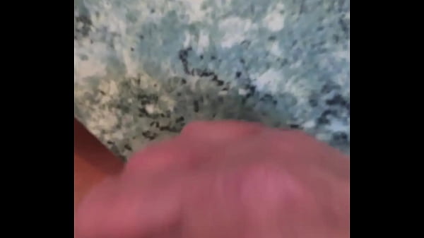 Play MP4 - Branlette sur le coin du meuble