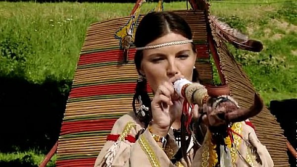 Nonton Leggy Beauties Are Licking thumbnail