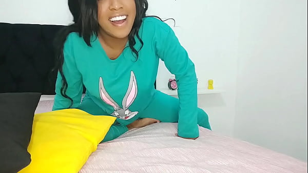 cheia de tesão se masturbando. (Assista completo no_xv/red)