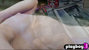 Hot milf model showing of her sexy body and enjoyed hot posing