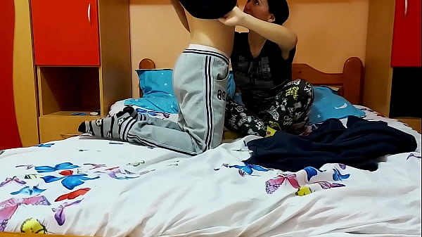 Nonton My Best Friend Stayed The Night thumbnail