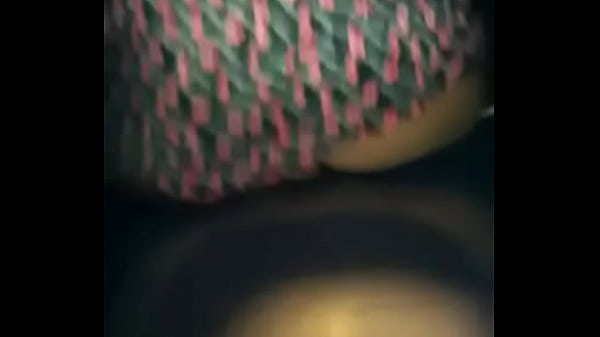 NOVINHA SENTANDO DEVESTIDOOUVINDOFUNK