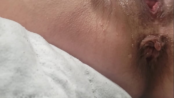 Play MP4 - Showing her how to use her toy&excl;