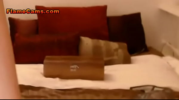 Amateur brunette in lingerie finger fuck 