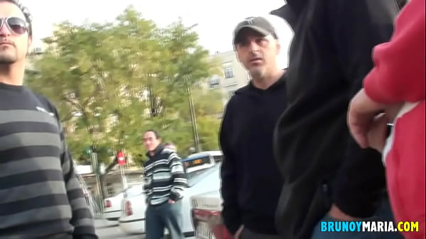 Play MP4 - La PUTA del Pueblo Quiere que Le Valoren su CULAZO y acab&oacute; follandose a Uno de Ellos