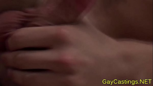Muscled porn newbie blows at gaycastings 